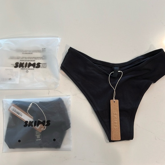 Skims thong underwear - Picture 1 of 4